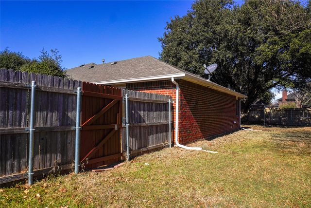 1045 Blueberry Court, Crowley, TX 76036