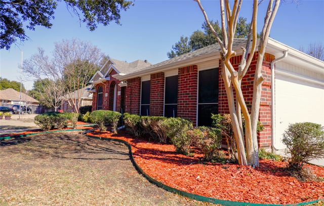 1045 Blueberry Court, Crowley, TX 76036