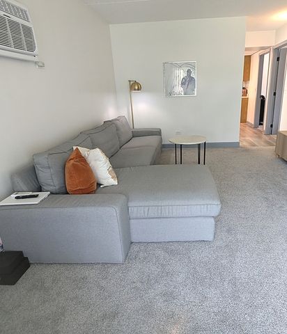 21W185 Tee Lane B, Itasca, IL 60143