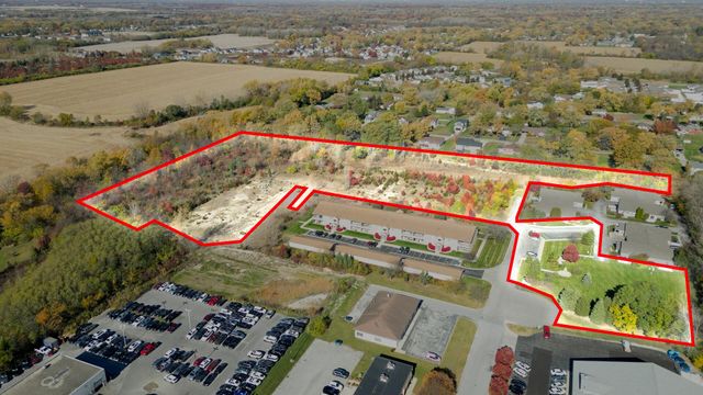 7961 Harrison Place, Merrillville, IN 46410