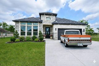 208 Silverleaf Street, Sweeny, TX 77480