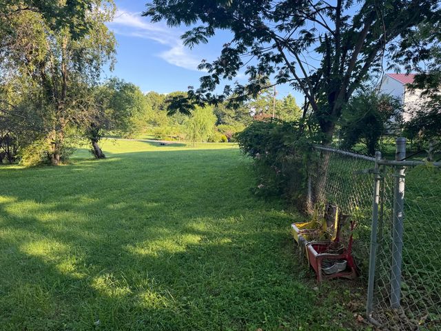 1046 Lakeway Drive, Russell Springs, KY 42642