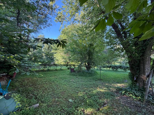 1046 Lakeway Drive, Russell Springs, KY 42642