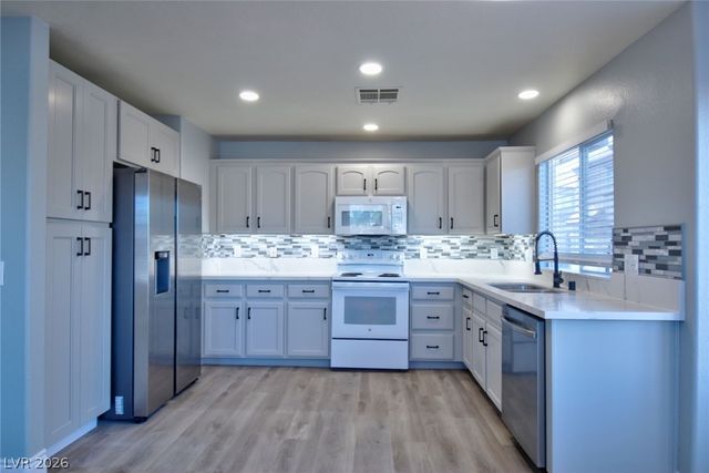 8401 Tiger Woods Avenue, Las Vegas, NV 89128