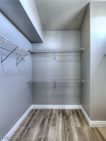 8401 Tiger Woods Avenue, Las Vegas, NV 89128