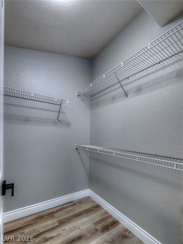 8401 Tiger Woods Avenue, Las Vegas, NV 89128
