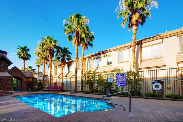8401 Tiger Woods Avenue, Las Vegas, NV 89128