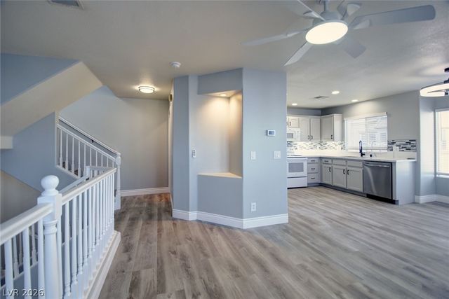 8401 Tiger Woods Avenue, Las Vegas, NV 89128