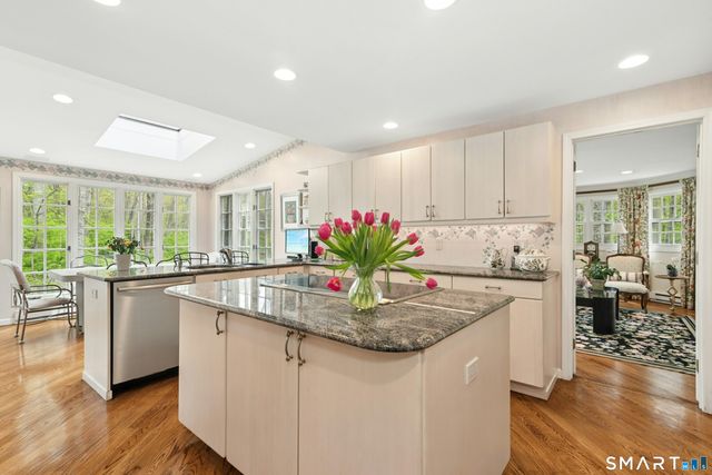 95 Alexandra Drive, Stamford, CT 06903
