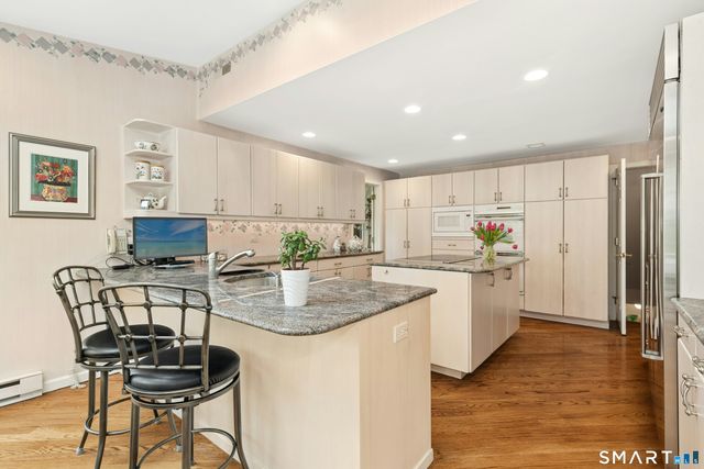 95 Alexandra Drive, Stamford, CT 06903
