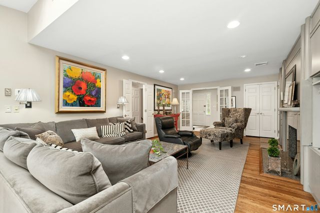 95 Alexandra Drive, Stamford, CT 06903