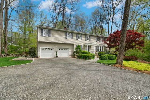 95 Alexandra Drive, Stamford, CT 06903