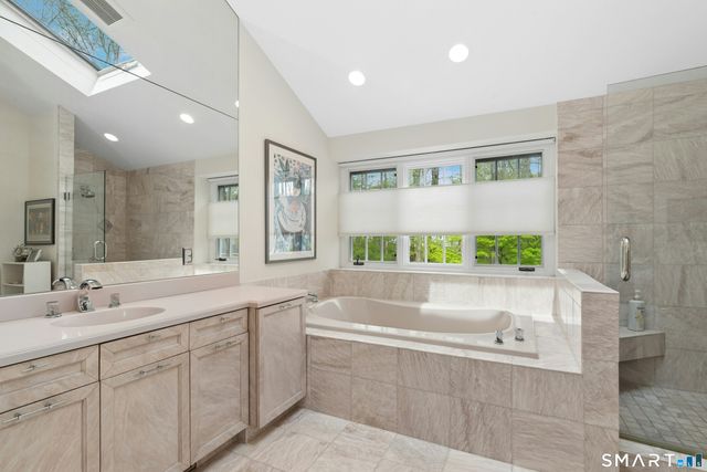 95 Alexandra Drive, Stamford, CT 06903