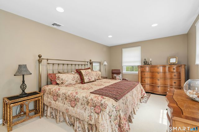 95 Alexandra Drive, Stamford, CT 06903