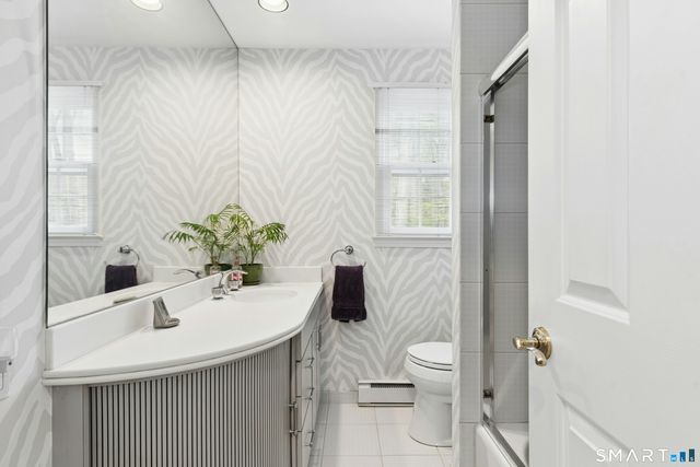 95 Alexandra Drive, Stamford, CT 06903