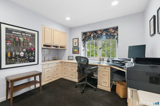 95 Alexandra Drive, Stamford, CT 06903