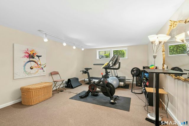 95 Alexandra Drive, Stamford, CT 06903