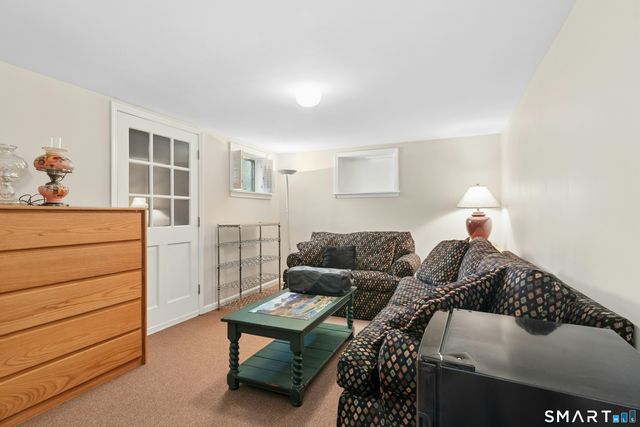 95 Alexandra Drive, Stamford, CT 06903