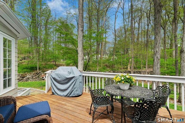 95 Alexandra Drive, Stamford, CT 06903