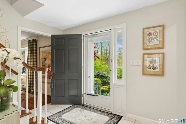 95 Alexandra Drive, Stamford, CT 06903