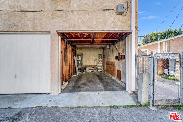 820 S Grevillea Avenue B, Inglewood, CA 90301