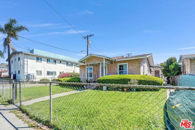 820 S Grevillea Avenue B, Inglewood, CA 90301