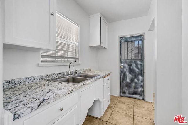 820 S Grevillea Avenue B, Inglewood, CA 90301