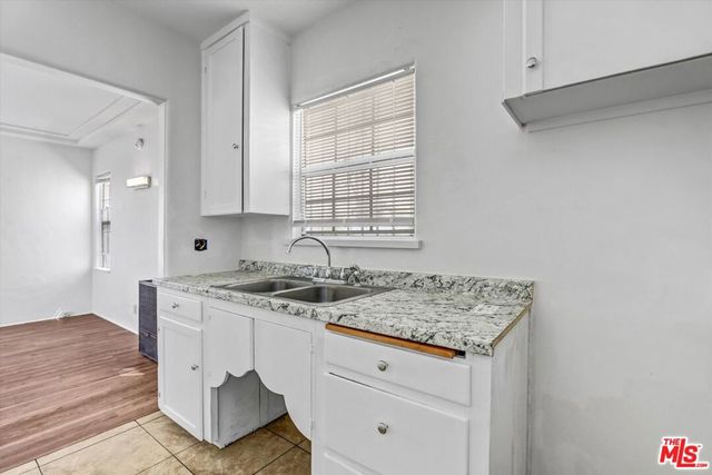 820 S Grevillea Avenue B, Inglewood, CA 90301