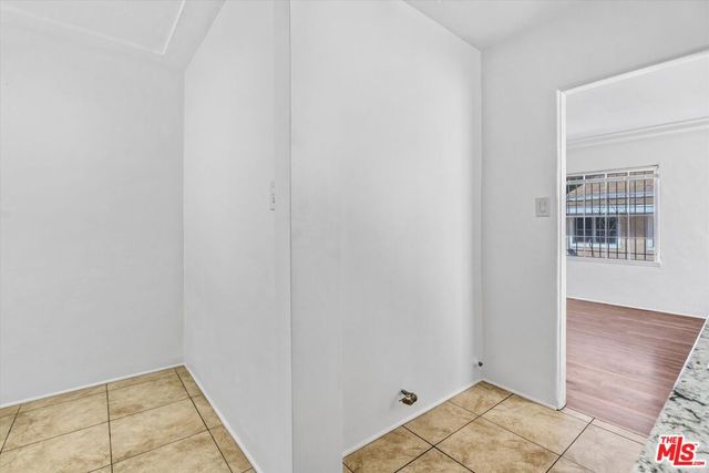 820 S Grevillea Avenue B, Inglewood, CA 90301