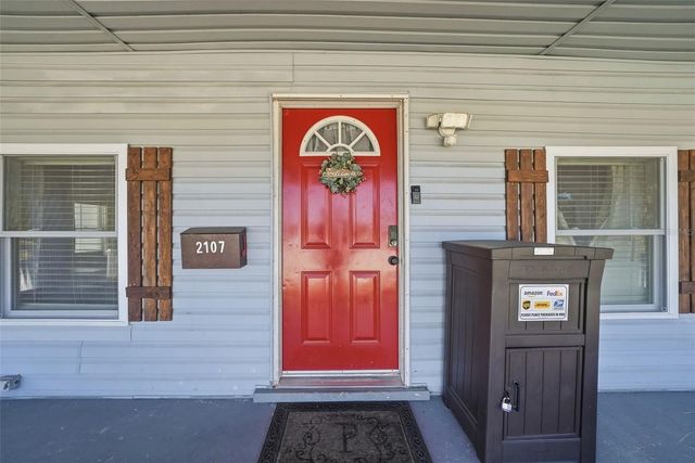 2107 E CHELSEA STREET, Tampa, FL 33610