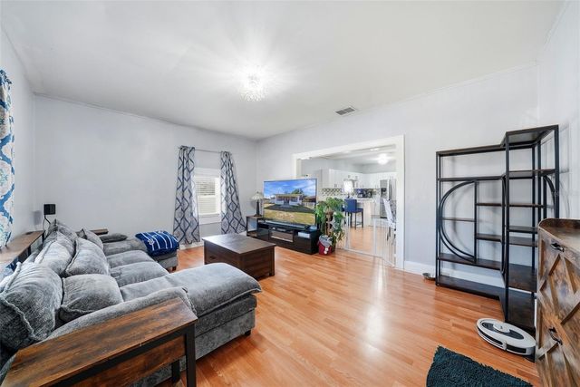 2107 E CHELSEA STREET, Tampa, FL 33610