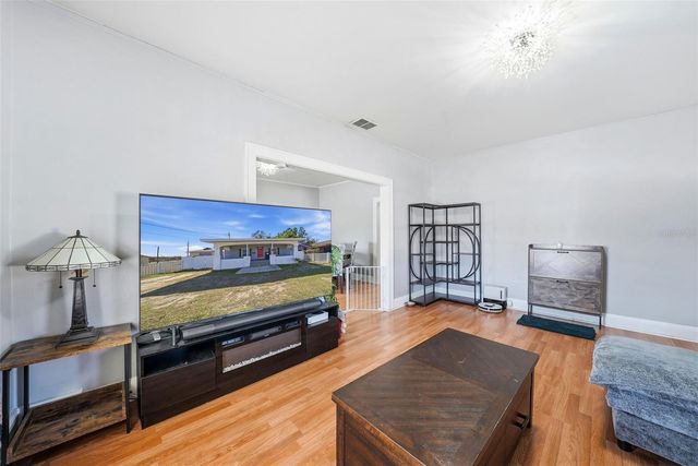 2107 E CHELSEA STREET, Tampa, FL 33610