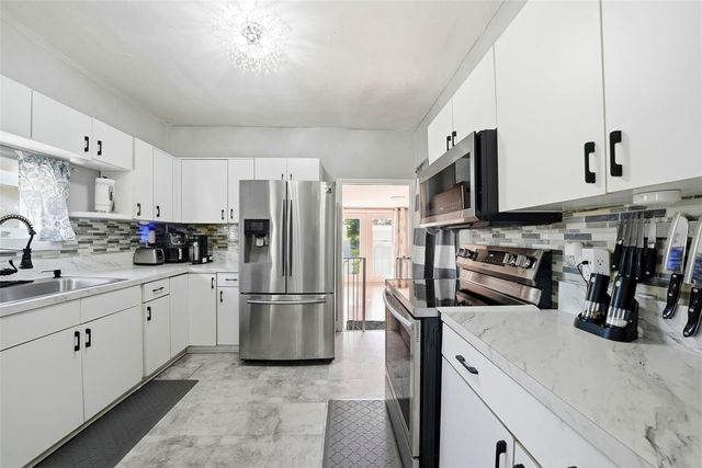 2107 E CHELSEA STREET, Tampa, FL 33610