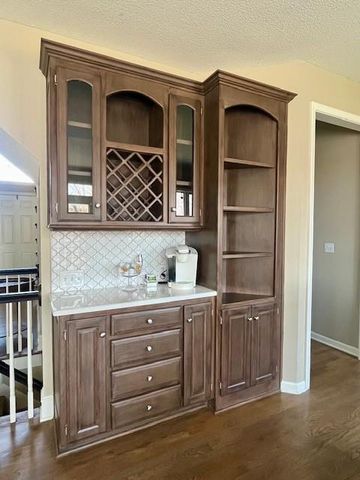 5929 NE Hidden Valley Drive, Lee's Summit, MO 64064