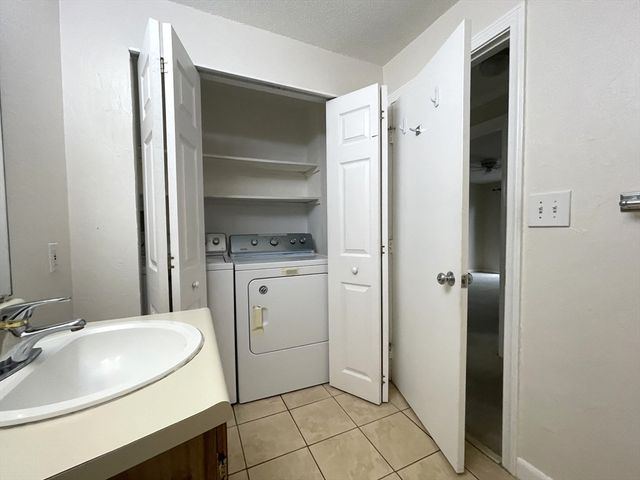 13 Walden Dr 5, Natick, MA 01760