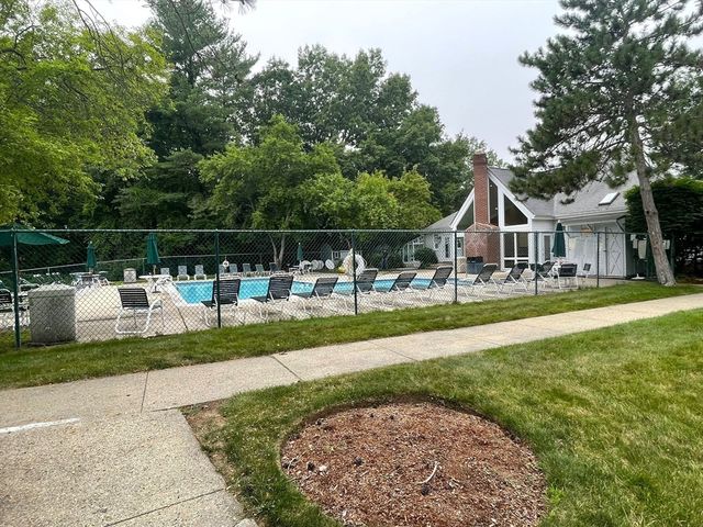 13 Walden Dr 5, Natick, MA 01760
