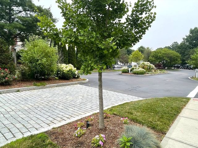 13 Walden Dr 5, Natick, MA 01760