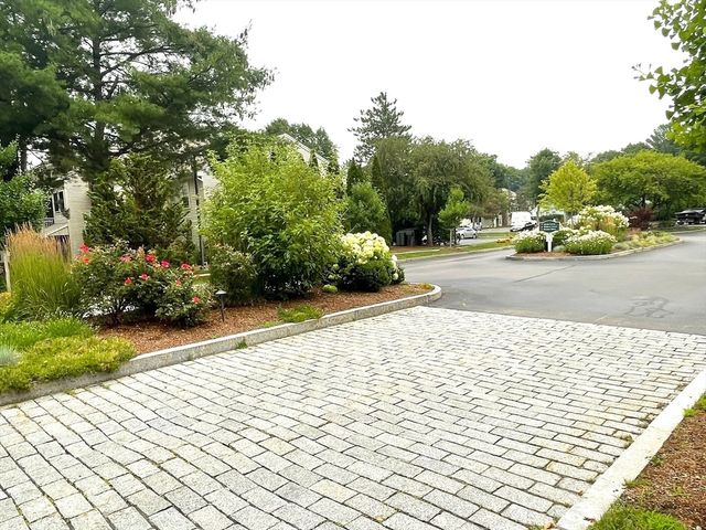 13 Walden Dr 5, Natick, MA 01760