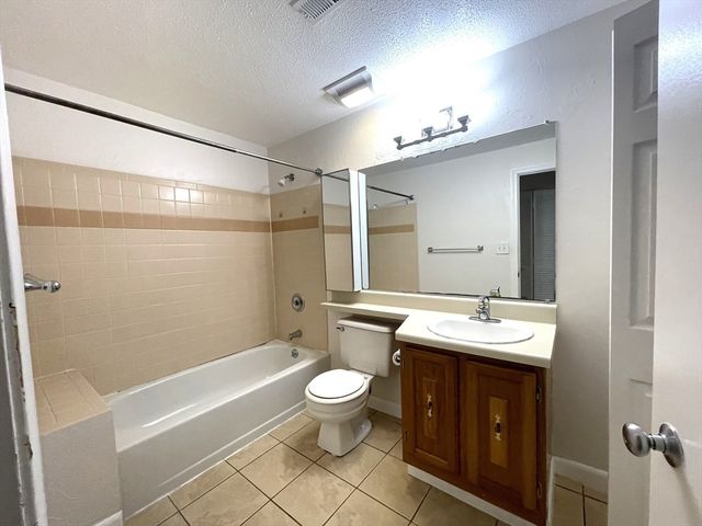 13 Walden Dr 5, Natick, MA 01760