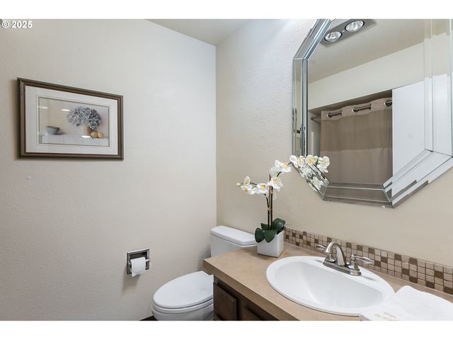 12065 Sw KING ARTHUR St, King City, OR 97224