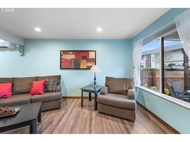 12065 Sw KING ARTHUR St, King City, OR 97224