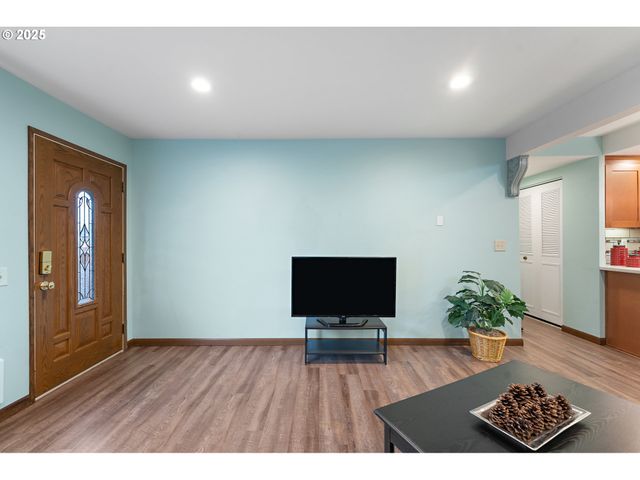 12065 Sw KING ARTHUR St, King City, OR 97224