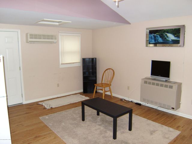 327 New Bedford Road Cottage, Belmar, NJ 07719