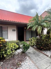 6214 DRAW LANE 4, Sarasota, FL 34235