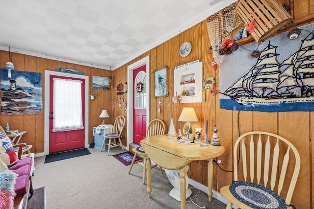 62 Clyde Avenue, West Springfield, MA 01089