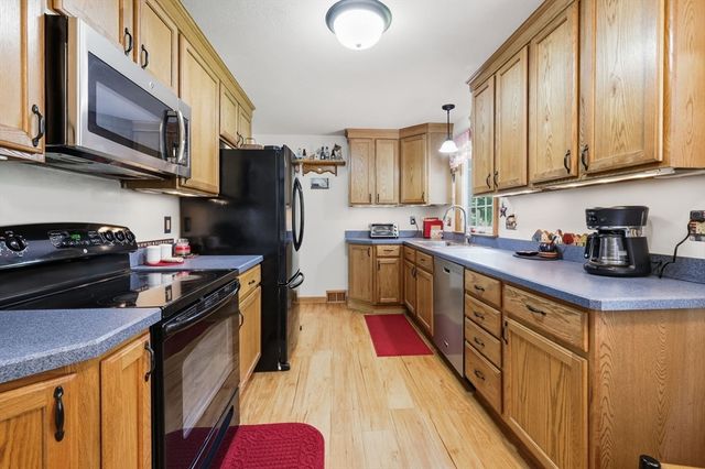 62 Clyde Avenue, West Springfield, MA 01089
