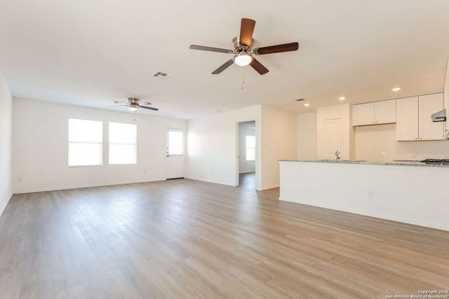 10635 Vinateros, Converse, TX 78109