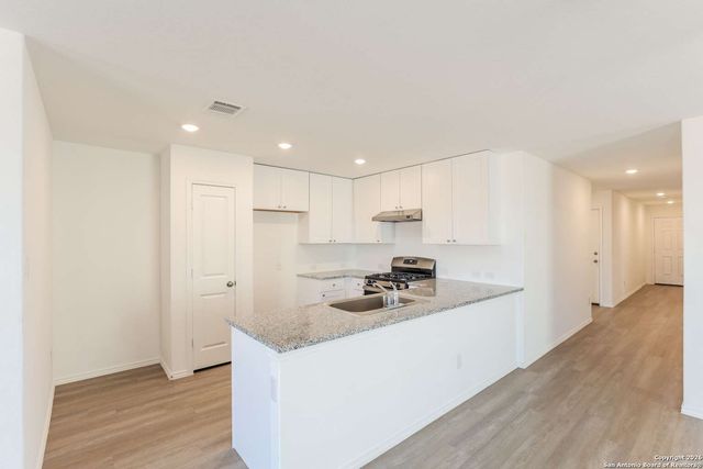 10635 Vinateros, Converse, TX 78109