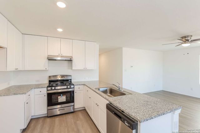 10635 Vinateros, Converse, TX 78109