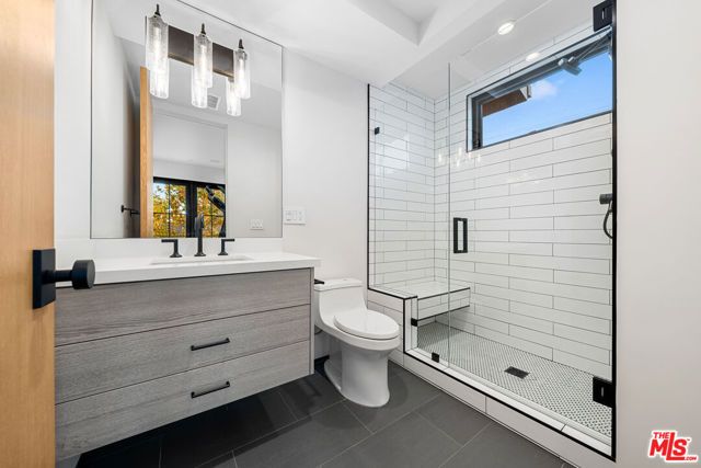 6115 W 6th Street, Los Angeles, CA 90048